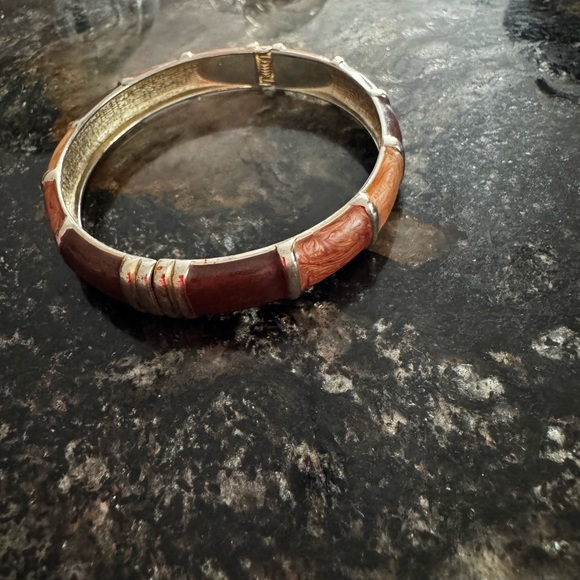 🤎 Vintage Metal & Brown Enamel Hinged Bangle Bracelet 🤎 - Picture 5 of 5